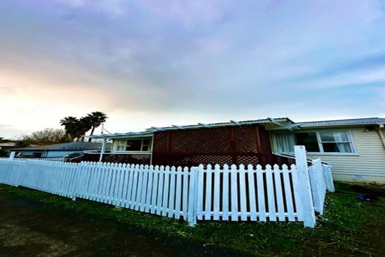 Photo of property in 3 Universal Drive, Henderson, Auckland, 0610