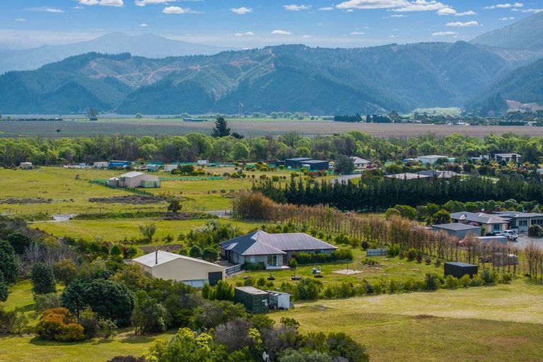 Photo of property in 32 Hinepango Drive, Rarangi, Blenheim, 7273