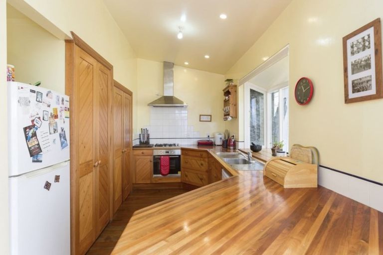 Photo of property in 8 Thorby Street, Northland, Wellington, 6012