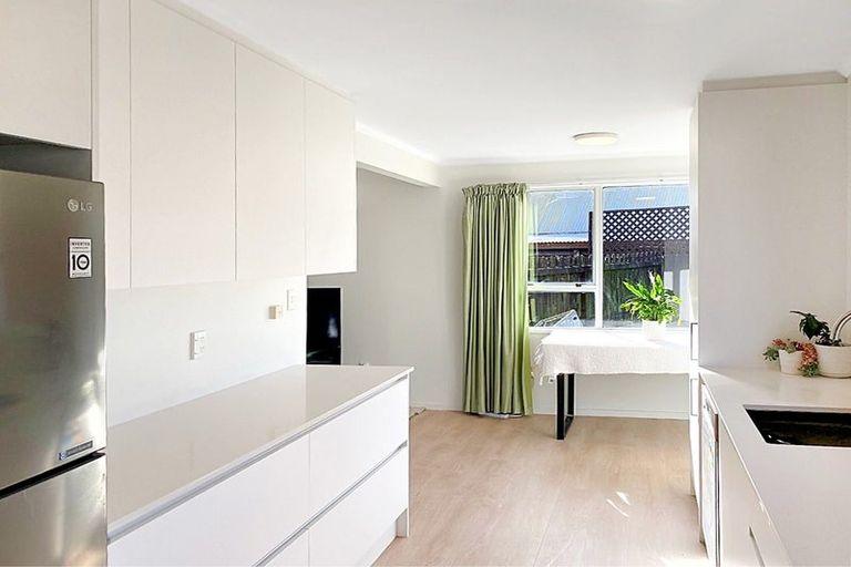 Photo of property in 15 Karen Lane, Beckenham, Christchurch, 8023