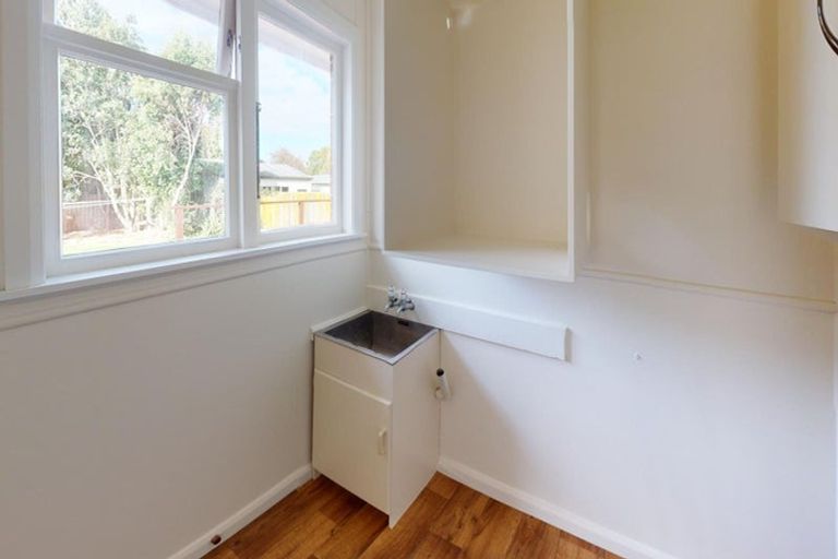 Photo of property in 32 Galway Avenue, Hokowhitu, Palmerston North, 4410