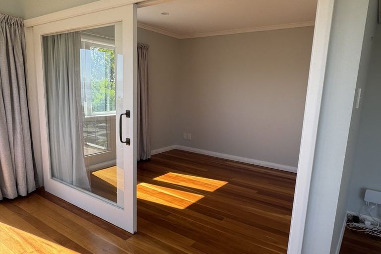 Photo of property in 35 Palliser Road, Roseneath, Wellington, 6011