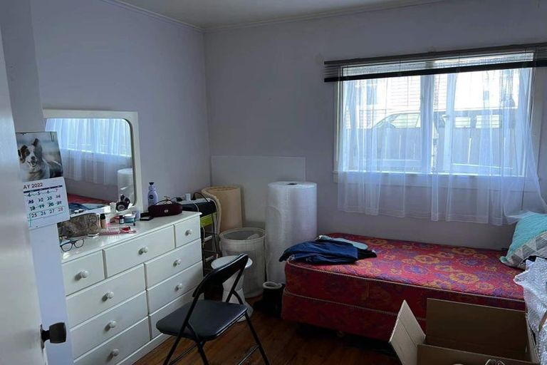 Photo of property in 15 Robert Burke Place, Henderson, Auckland, 0612