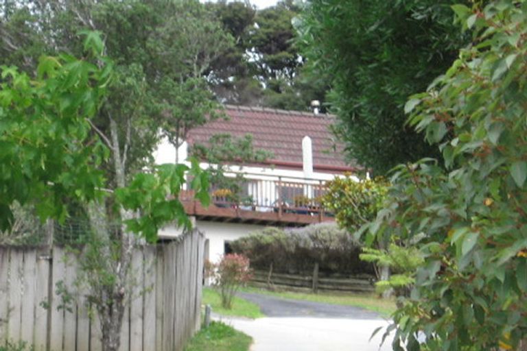 Photo of property in 35 Glencourt Place, Glenfield, Auckland, 0629