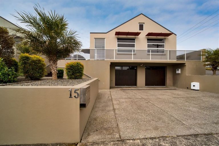 Photo of property in 15 Mangorei Road, Strandon, New Plymouth, 4312