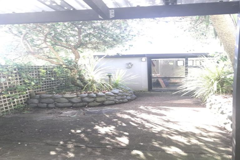 Photo of property in 6/106 West Coast Road, Glen Eden, Auckland, 0602