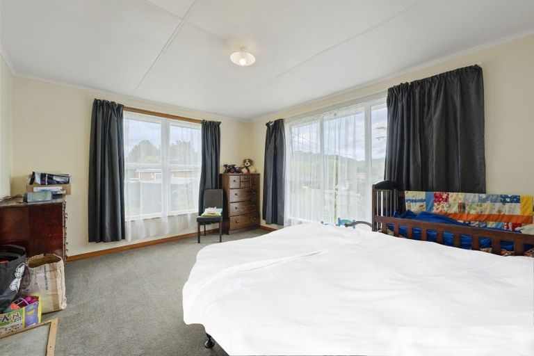 Photo of property in 15 Williams Avenue, Ohura, 3926