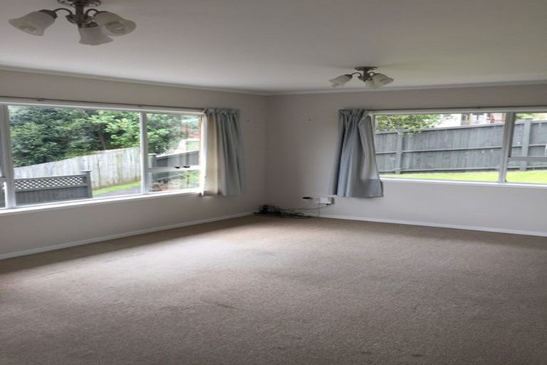 Photo of property in 1/30 Acacia Road, Torbay, Auckland, 0632