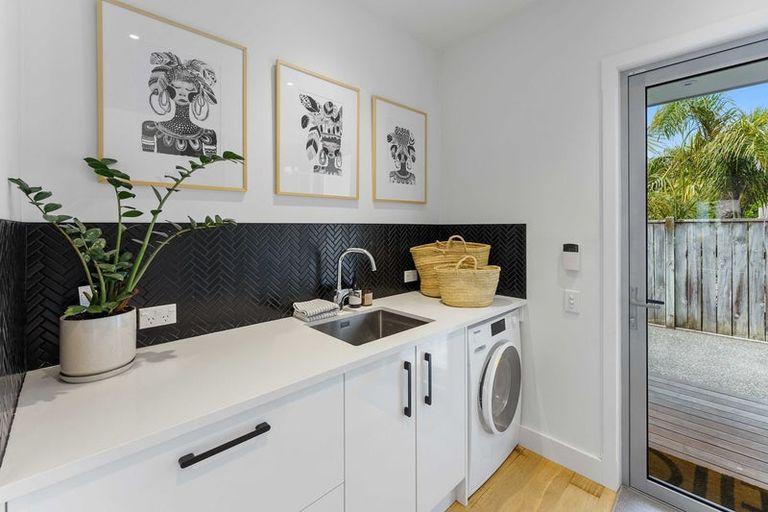 Photo of property in 31 Rauparaha Street, Waikanae Beach, Waikanae, 5036