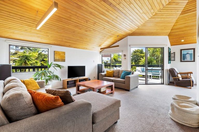 Photo of property in 1/283 East Coast Road, Mairangi Bay, Auckland, 0630