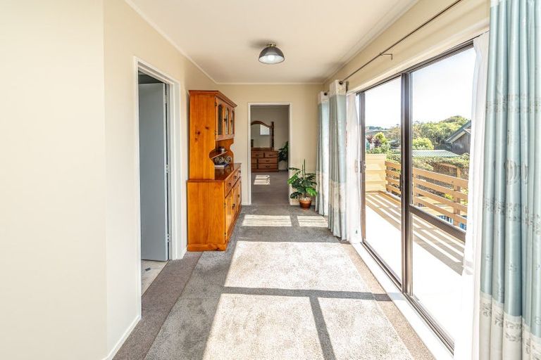 Photo of property in 12 Akepiro Place, Tawhero, Whanganui, 4501