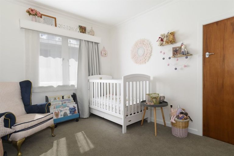 Photo of property in 12a Seaview Road, Otumoetai, Tauranga, 3110