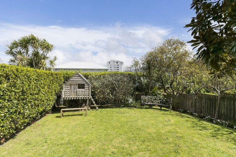 Photo of property in 1 Duke Street, Mount Victoria, Wellington, 6011