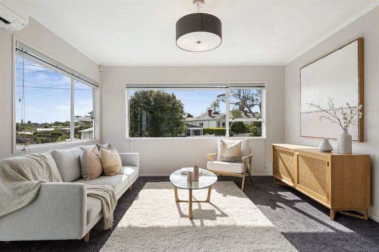 Photo of property in 1/22 Tui Glen Road, Birkenhead, Auckland, 0626