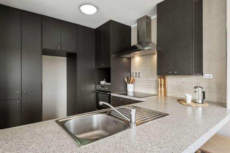 Photo of property in 1/22 Tui Glen Road, Birkenhead, Auckland, 0626