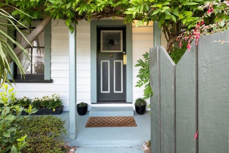 Photo of property in 2 Paradise Road, Napier South, Napier, 4110