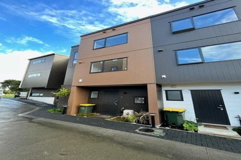 Photo of property in 3/60 Highland Drive, Highland Park, Auckland, 2010