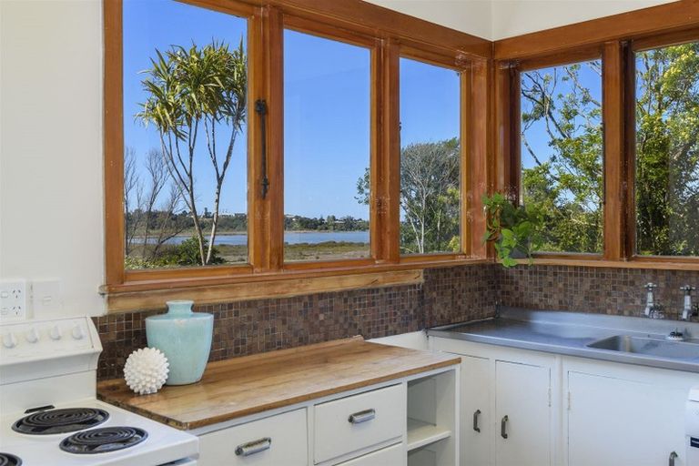 Photo of property in 6a Waikareao Way, Brookfield, Tauranga, 3110