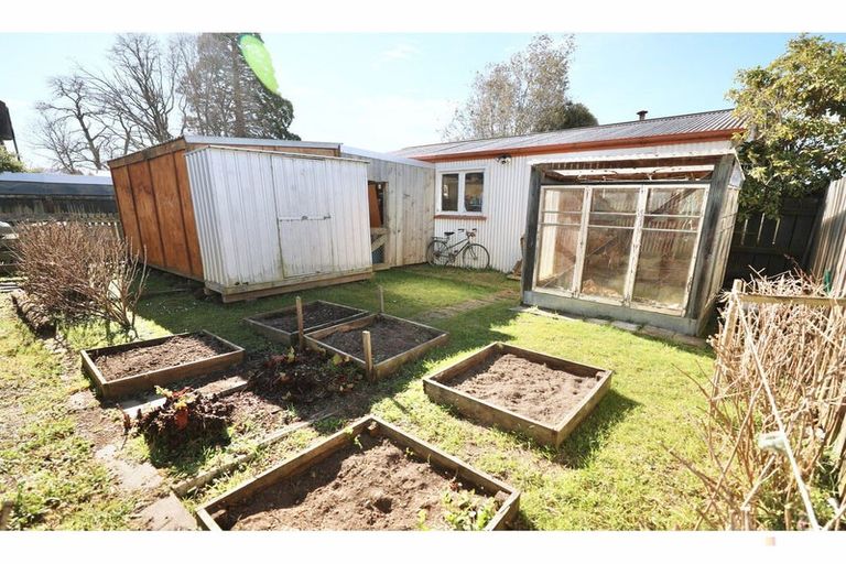 Photo of property in 69 Main North Road, Geraldine, 7930