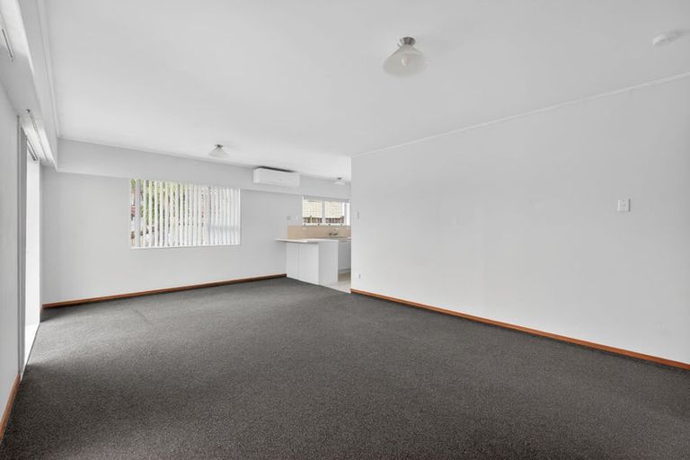 Photo of property in 41 Edgewater Parade, Waiuku, 2123