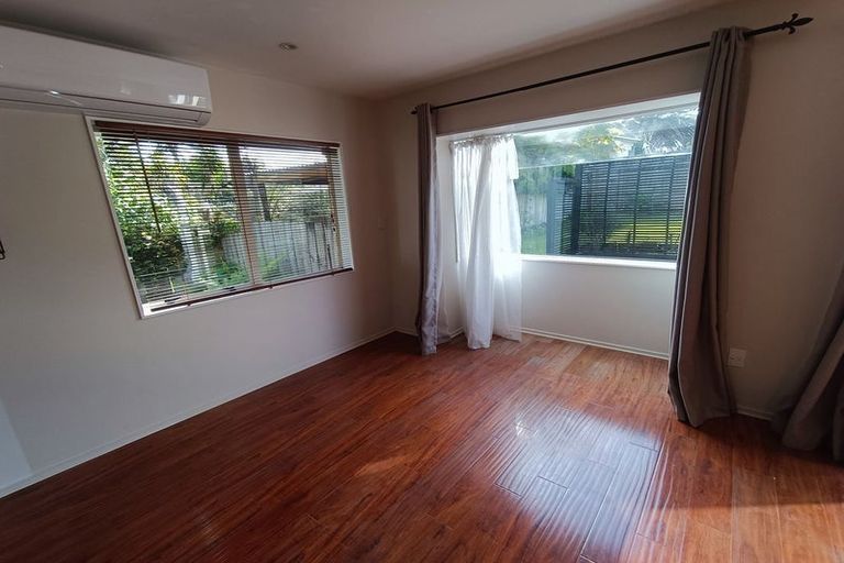 Photo of property in 1 Jay Court, Botany Downs, Auckland, 2010