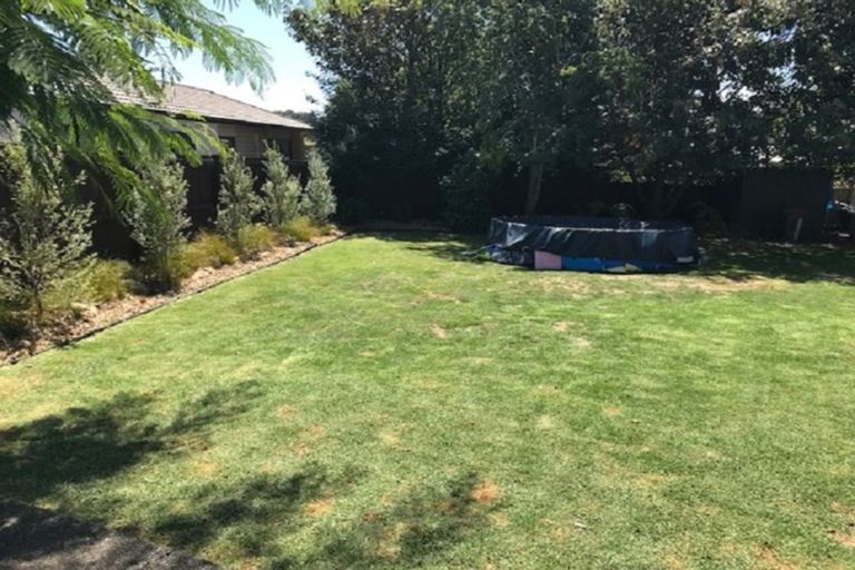 Photo of property in 6 Armitage Place, Tuakau, 2121