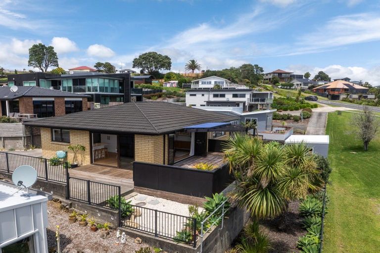 Photo of property in 10c Long Street, Raglan, 3225