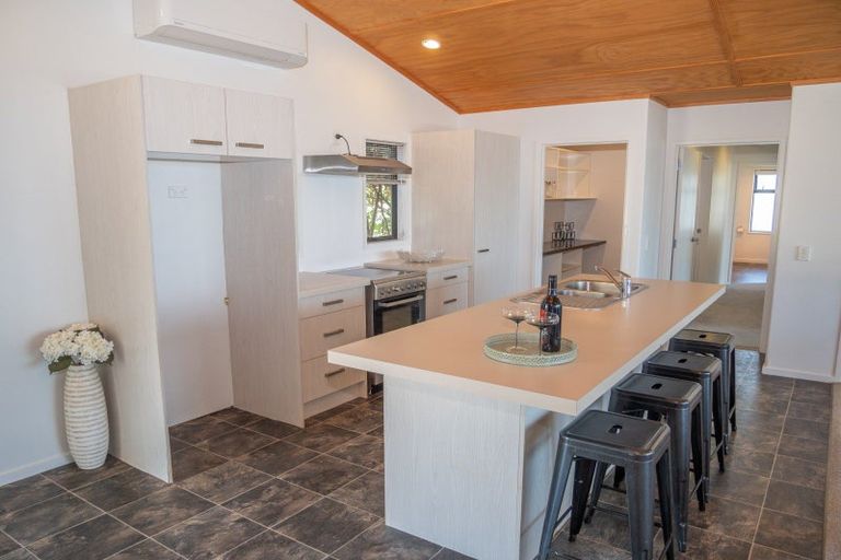 Photo of property in 20 Eagles Way, Cable Bay, 0420