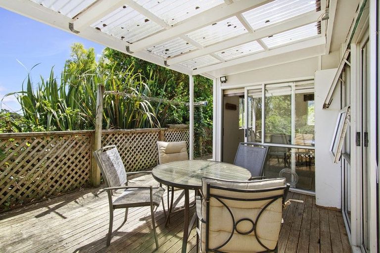 Photo of property in 18-20 Emerald Glen Road, Paekakariki, Paraparaumu, 5032