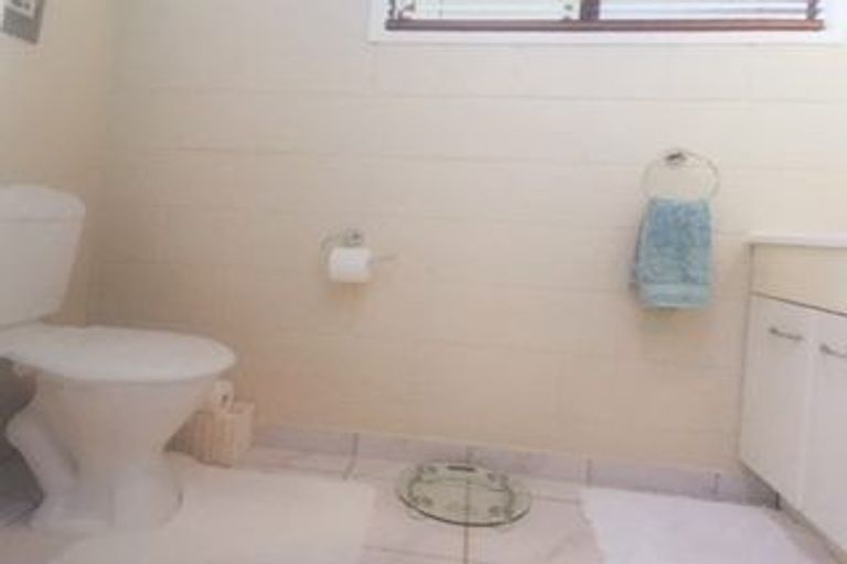 Photo of property in 22 Amorino Drive, Red Beach, 0932