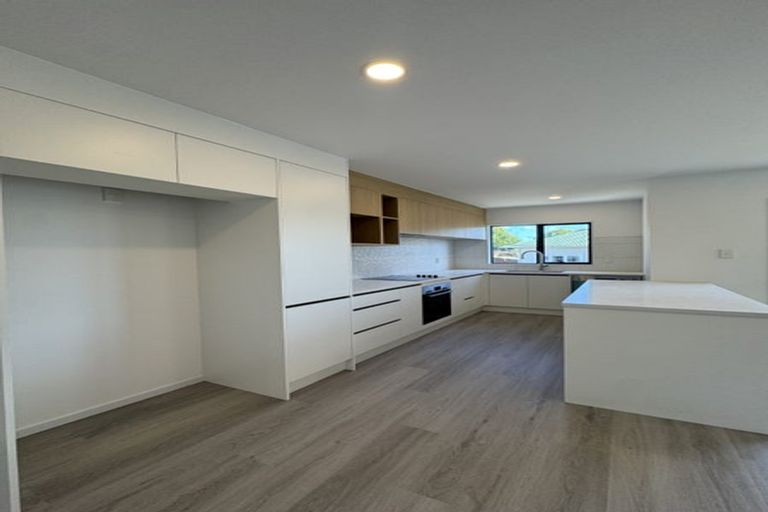 Photo of property in 12b Elcoat Avenue, Te Atatu South, Auckland, 0610
