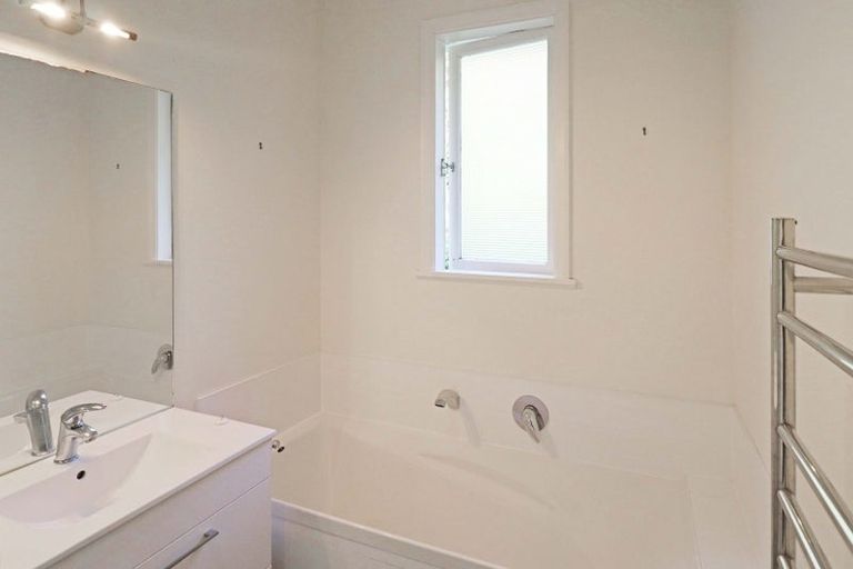 Photo of property in 14 Hudson Street, Island Bay, Wellington, 6023