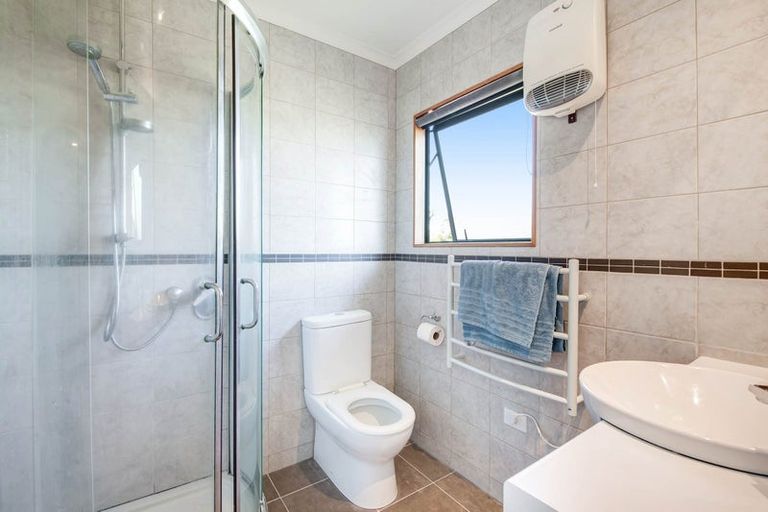 Photo of property in 13 Jelas Road, Red Beach, 0932