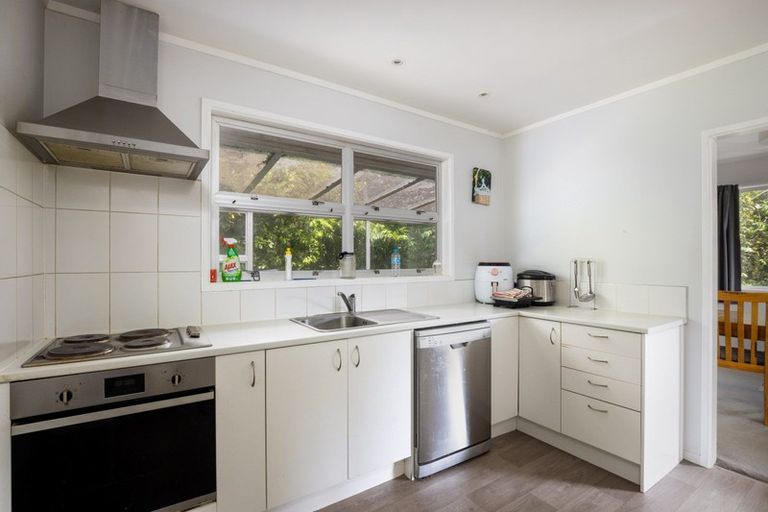 Photo of property in 235 Heta Road, Merrilands, New Plymouth, 4312