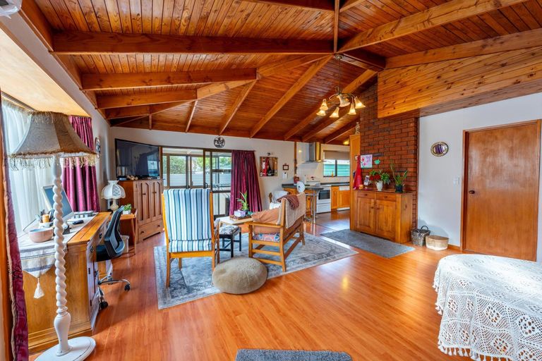 Photo of property in 19 Oxford Street, West End, Timaru, 7910