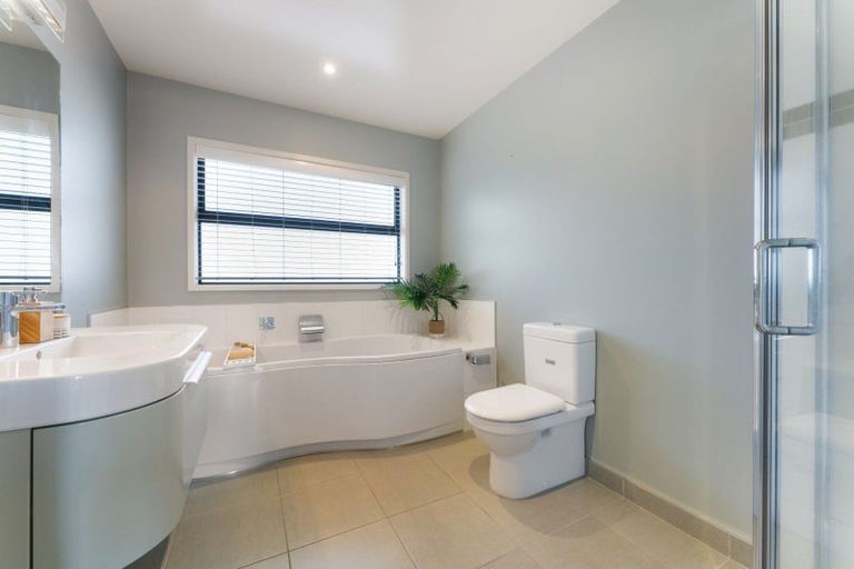 Photo of property in 6b Oceanview Road, Mount Maunganui, 3116