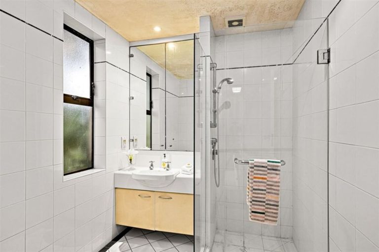 Photo of property in 43 Manurere Avenue, Takapuna, Auckland, 0622