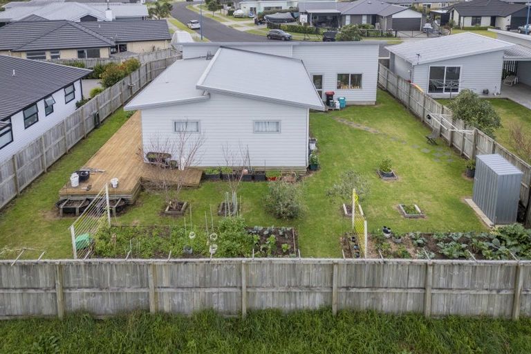 Photo of property in 42 Alf Simpson Drive, Whitianga, 3510
