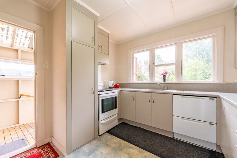 Photo of property in 6 Hughes Street, Waimate, 7924