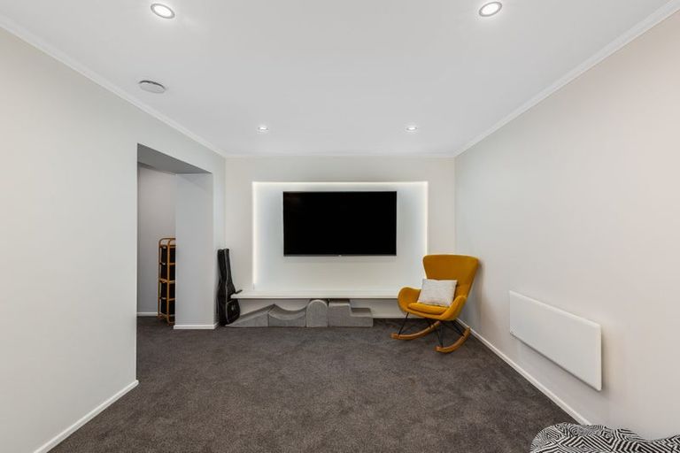 Photo of property in 9 Langwell Place, Papakowhai, Porirua, 5024