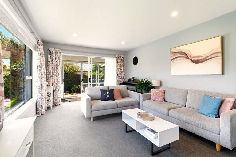 Photo of property in 6 Kennedys Bush Road, Halswell, Christchurch, 8025