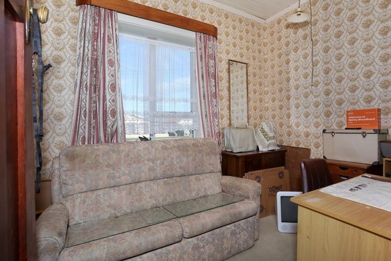 Photo of property in 7 Ngahina Street, Marton, 4710