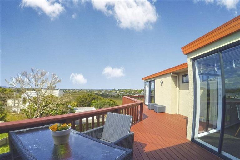 Photo of property in 131 West Harbour Drive, West Harbour, Auckland, 0618