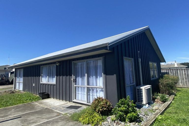 Photo of property in 61 Lipscombe Crescent, Havelock North, 4130