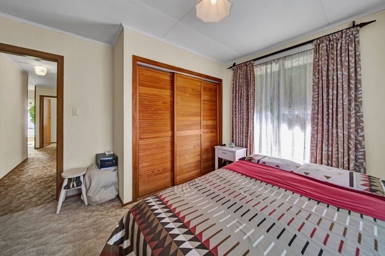 Photo of property in 14a Brixham Place, Merrilands, New Plymouth, 4312