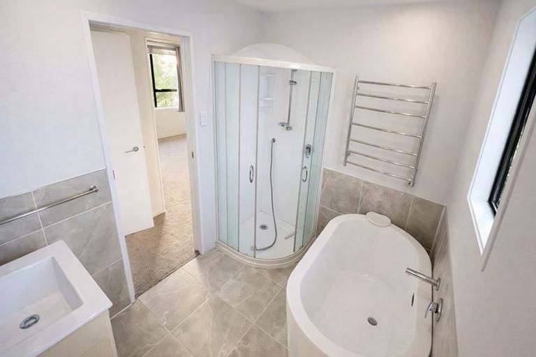 Photo of property in 22 Cleat Street, Whitby, Porirua, 5024