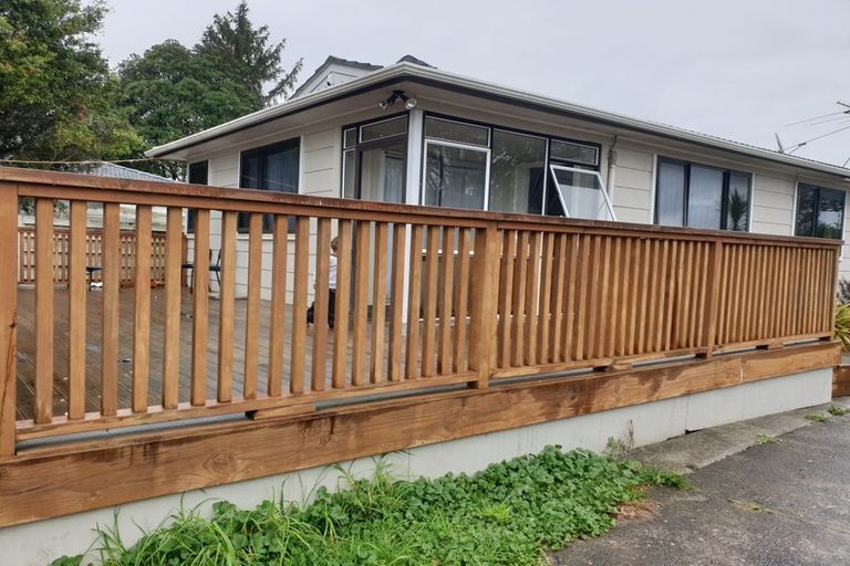 Photo of property in 375 Roscommon Road, Clendon Park, Auckland, 2103