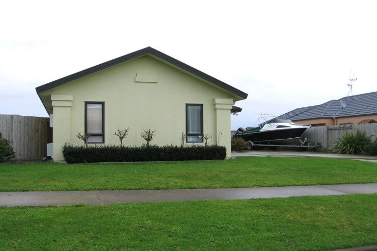 Photo of property in 16 Logan Way, Kelvin Grove, Palmerston North, 4414