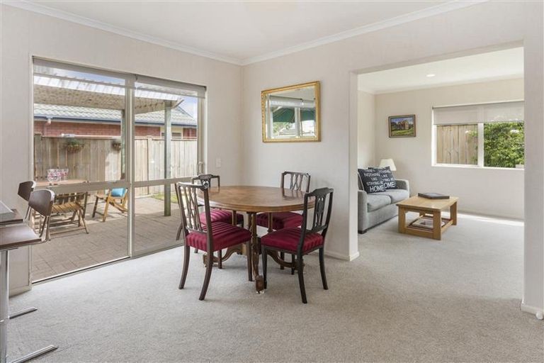 Photo of property in 12 Carousel Crescent, East Tamaki Heights, Auckland, 2016