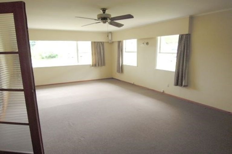 Photo of property in 61 Blakeborough Drive, Forrest Hill, Auckland, 0620